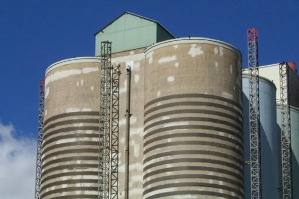 Silo med kolfiberväv