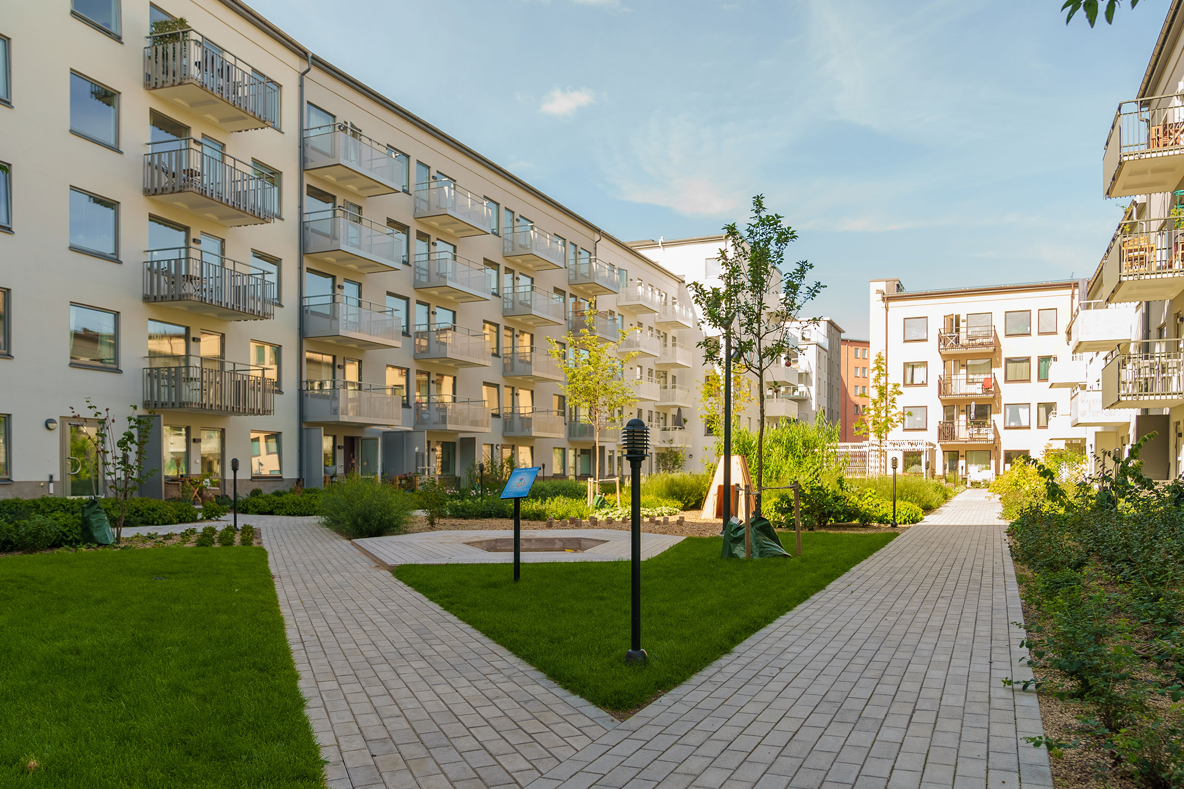 Kreativa fasader i Scilla, Täby Park