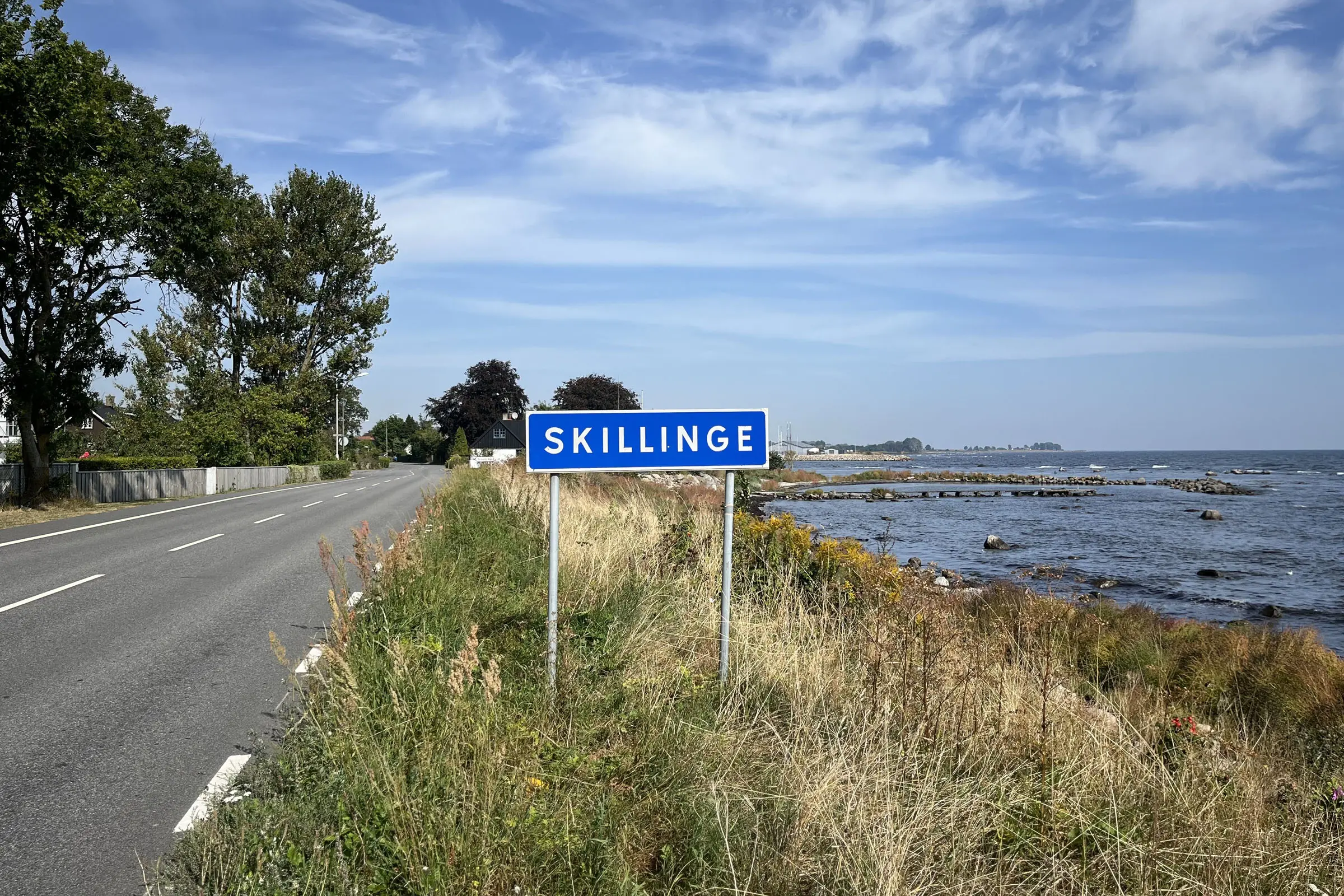 Skylt som visar Skillinge