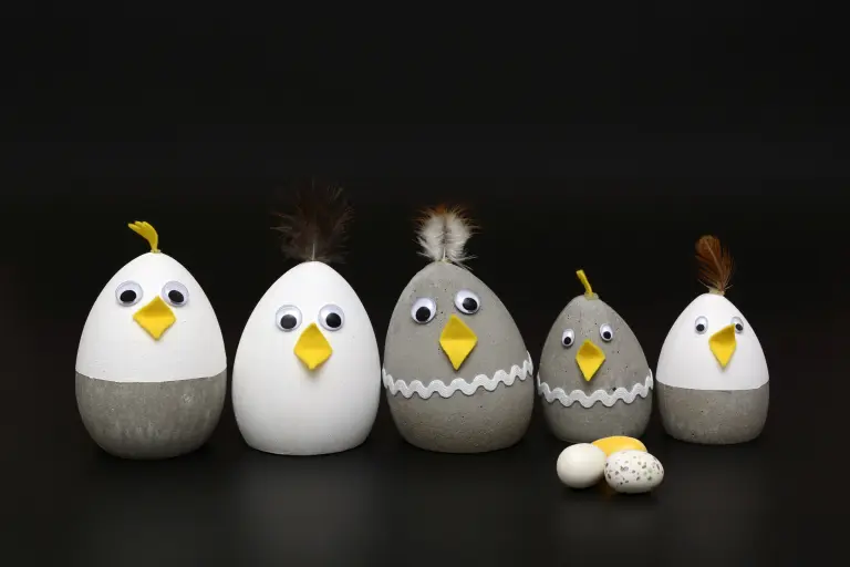 påskkycklingar betong